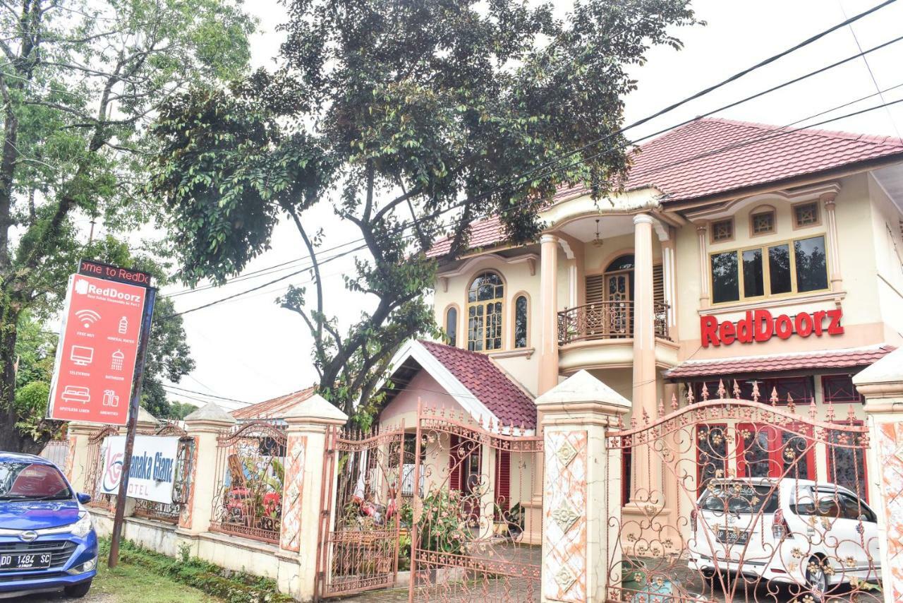 Reddoorz Near Sultan Hasanuddin Airport 2 Hotel Makassar Luaran gambar